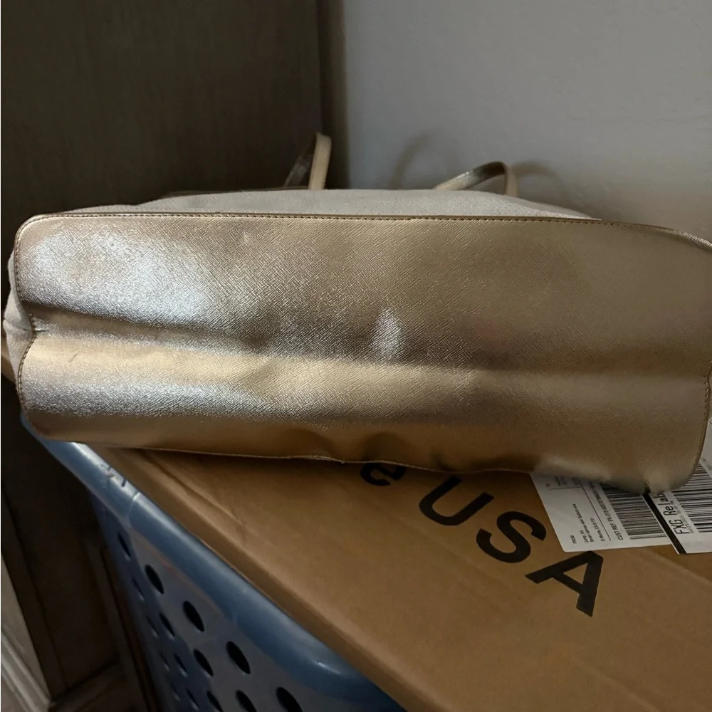 MICHAEL Michael Kors Cream and Gold Tote Bag - Picture 3 of 5